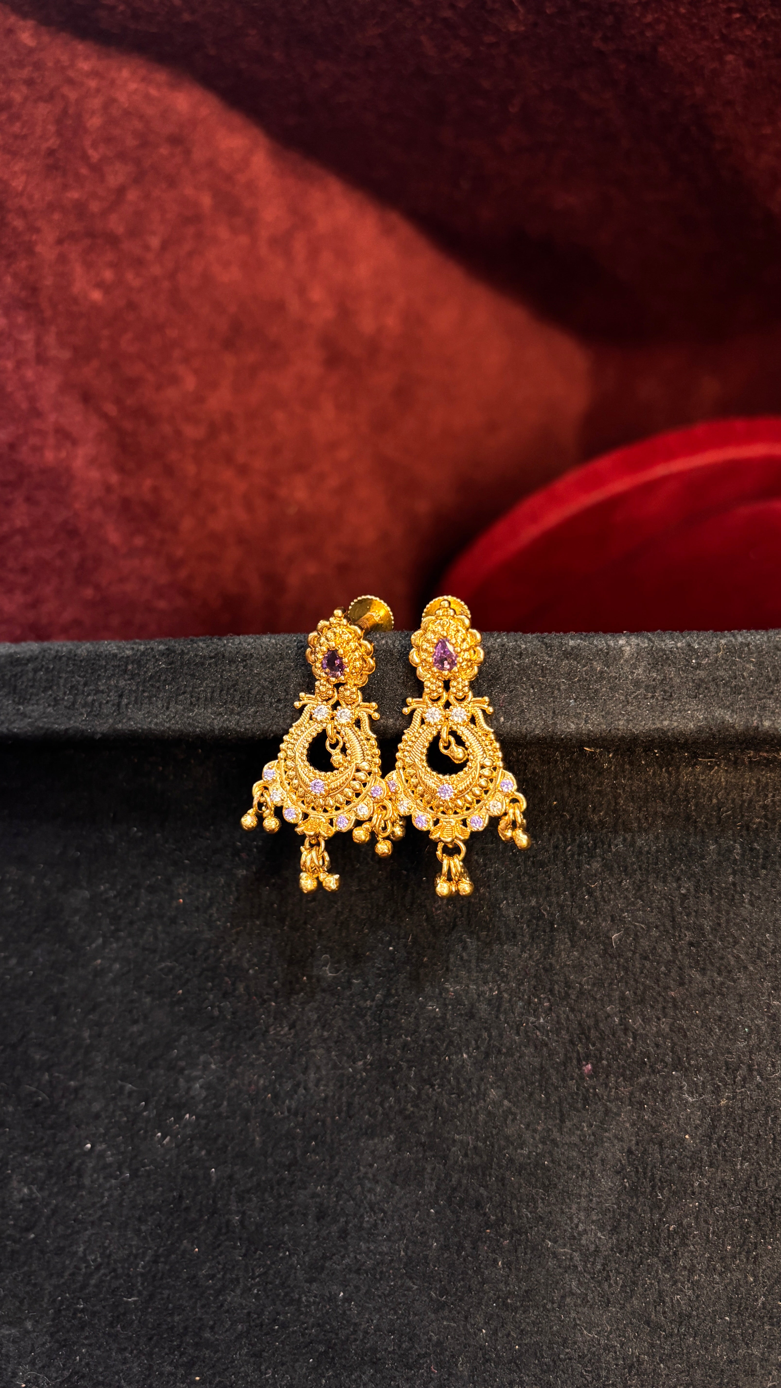 Lavender Chandhbali Earrings (Medium)