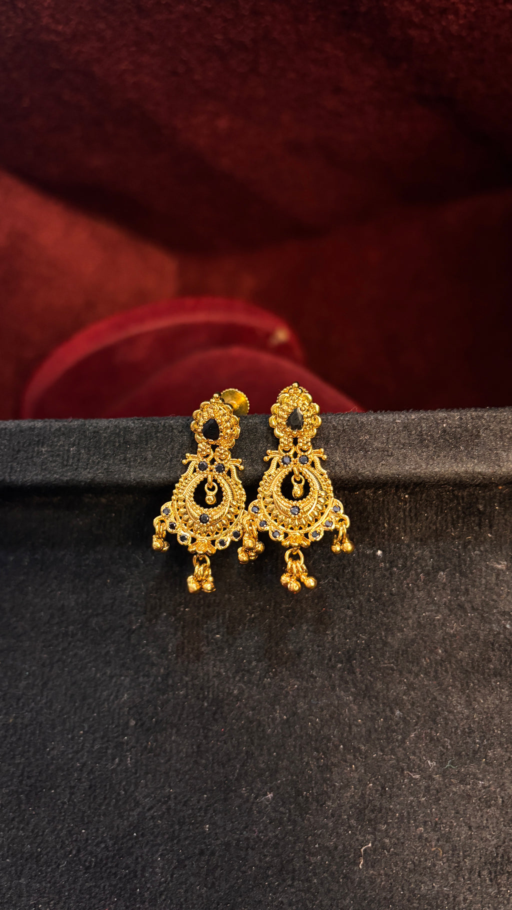 Black Chandhbali Earrings (Medium)