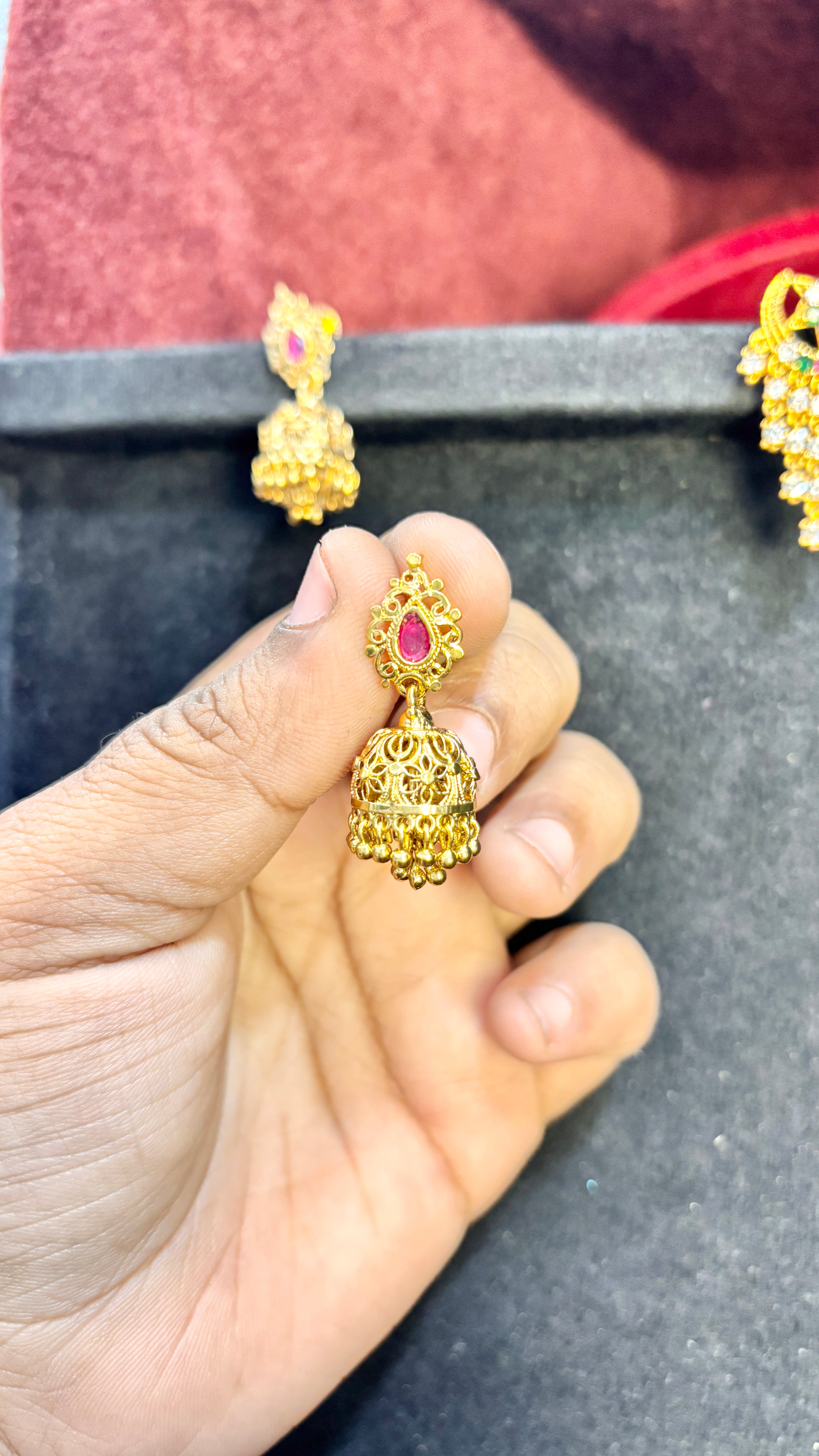 Gold Jhumka (Medium)