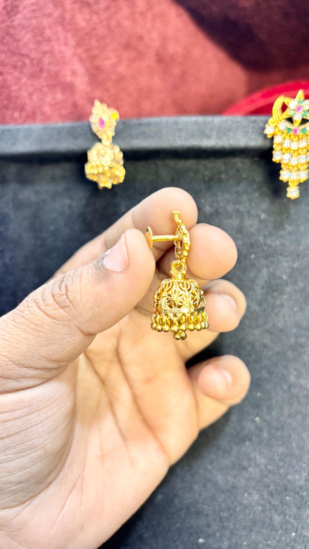 Gold Jhumka (Medium)