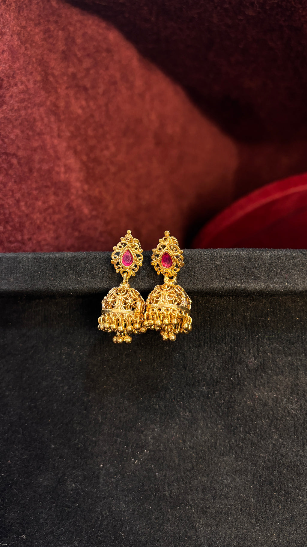 Gold Jhumka (Medium)