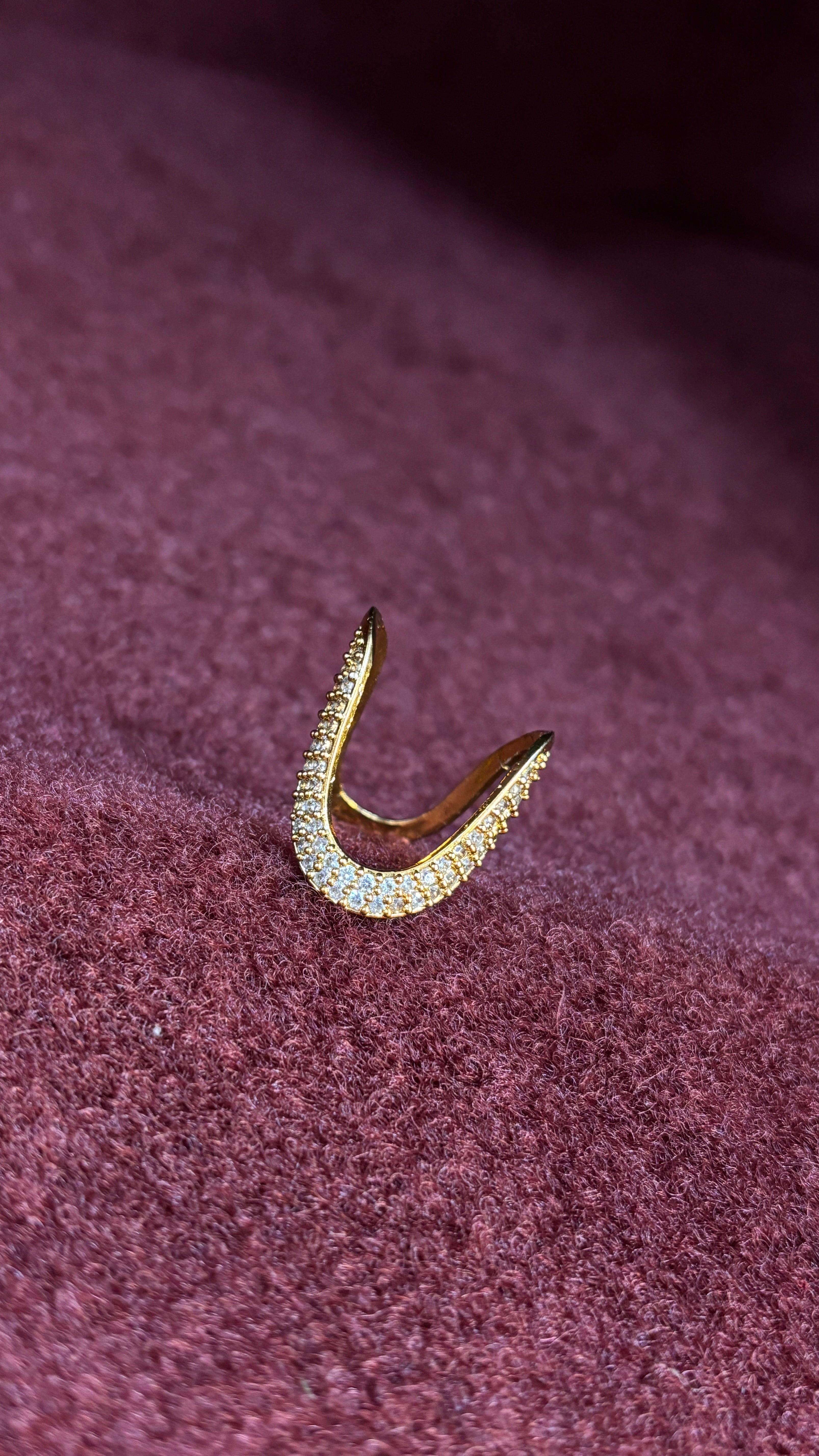 Plane White Stone Vanki Ring