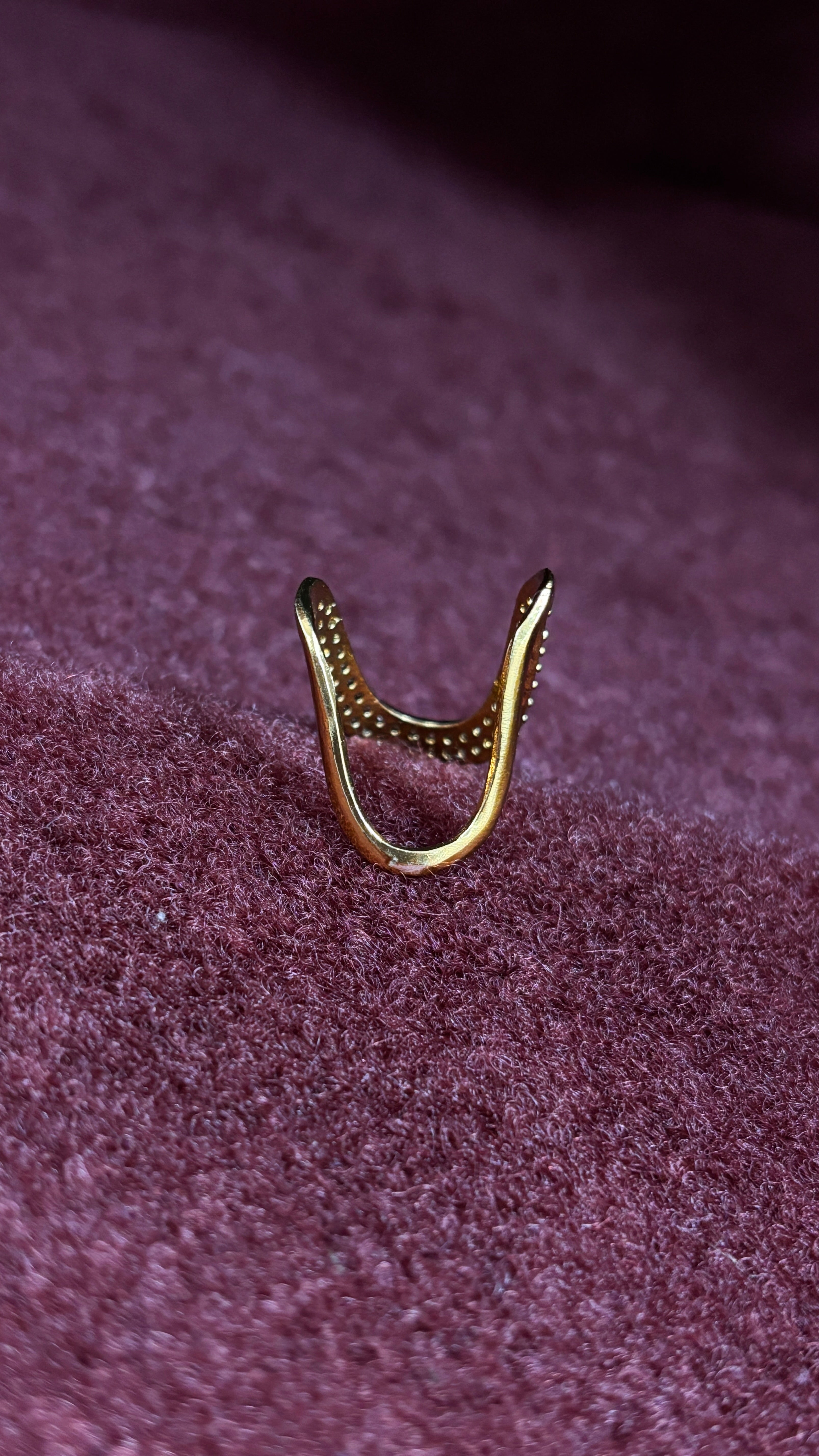 White Stone Vanki Ring