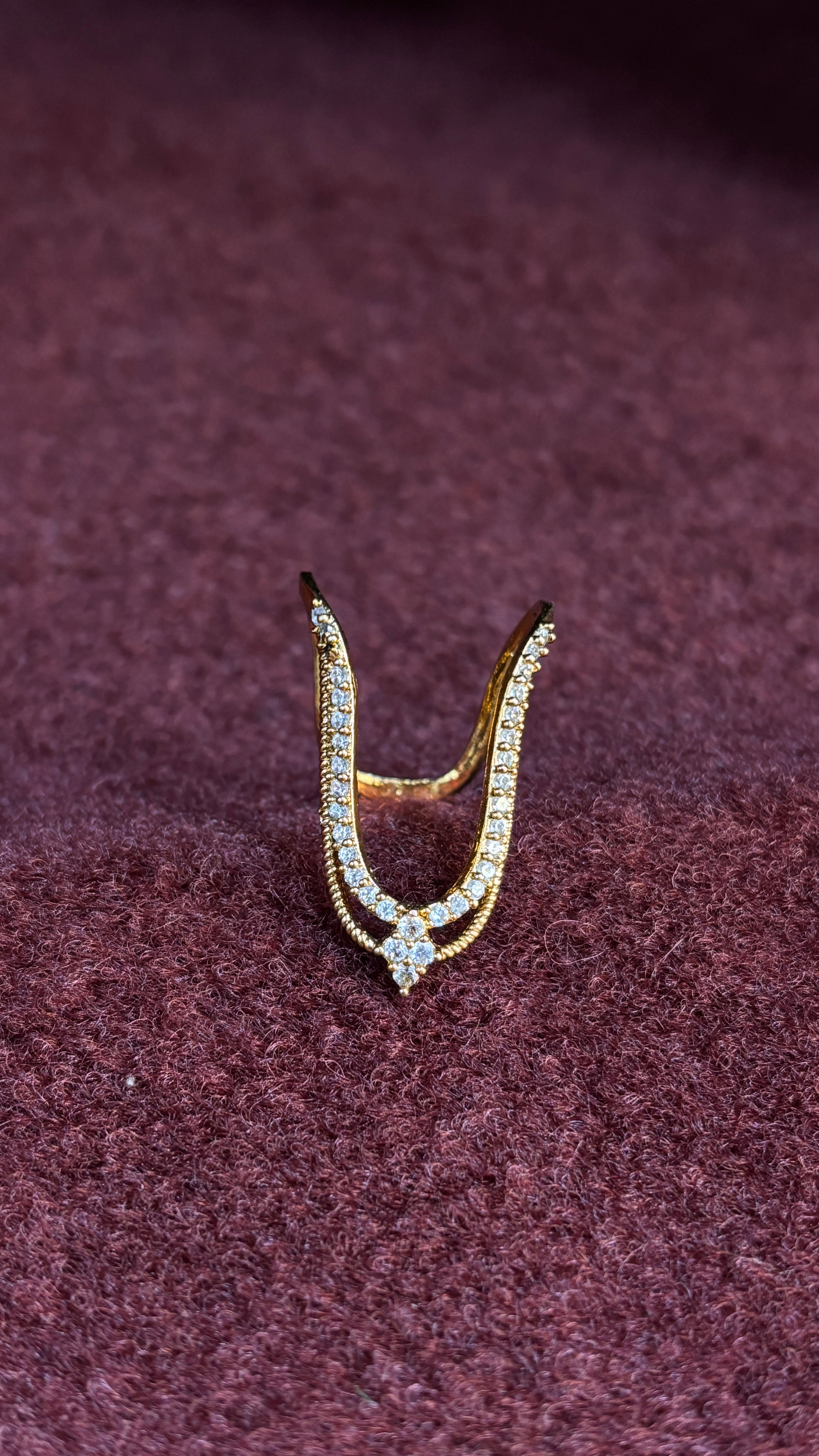 White Stone Vanki Ring