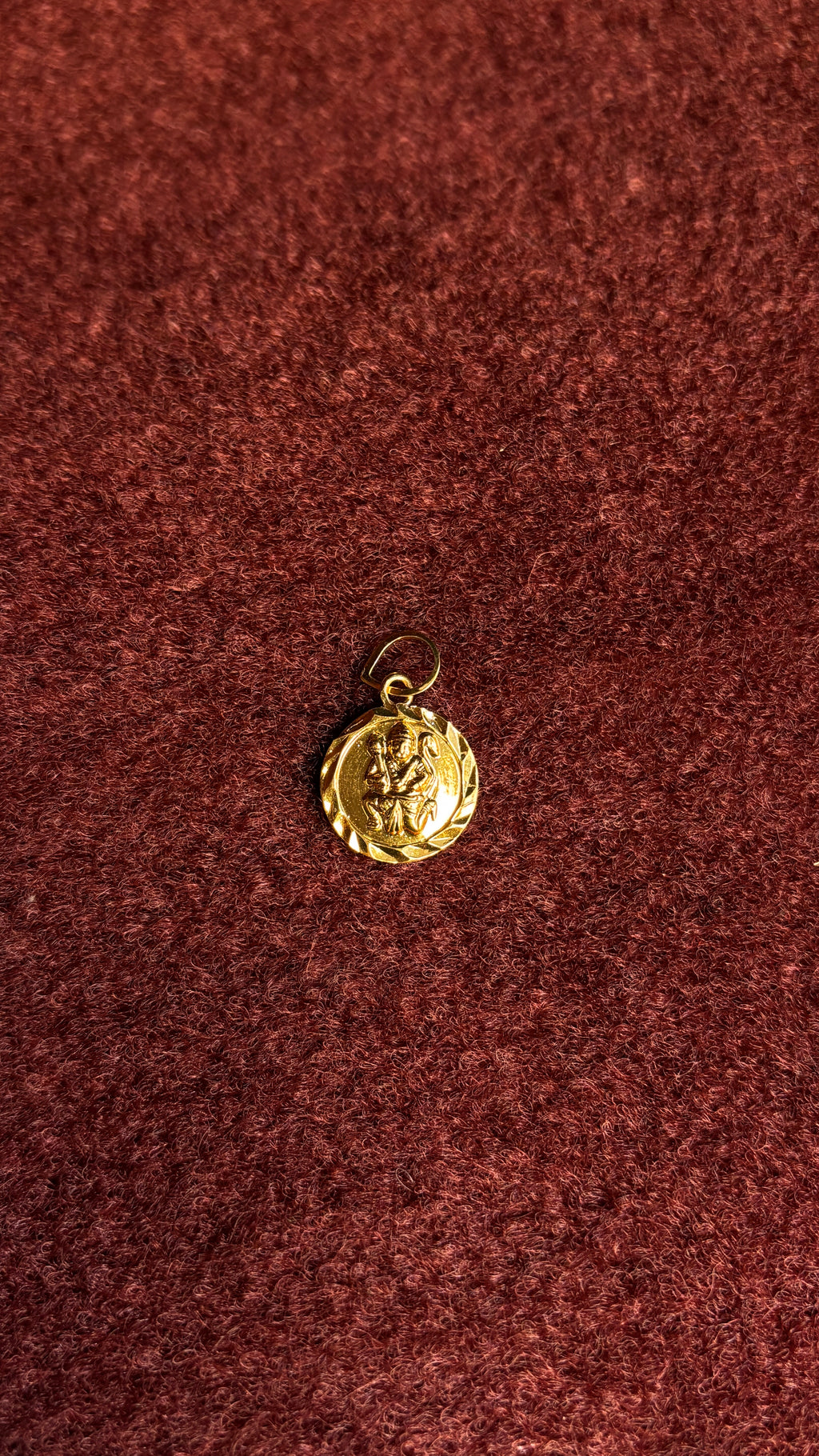 Full covered hanuman pendant