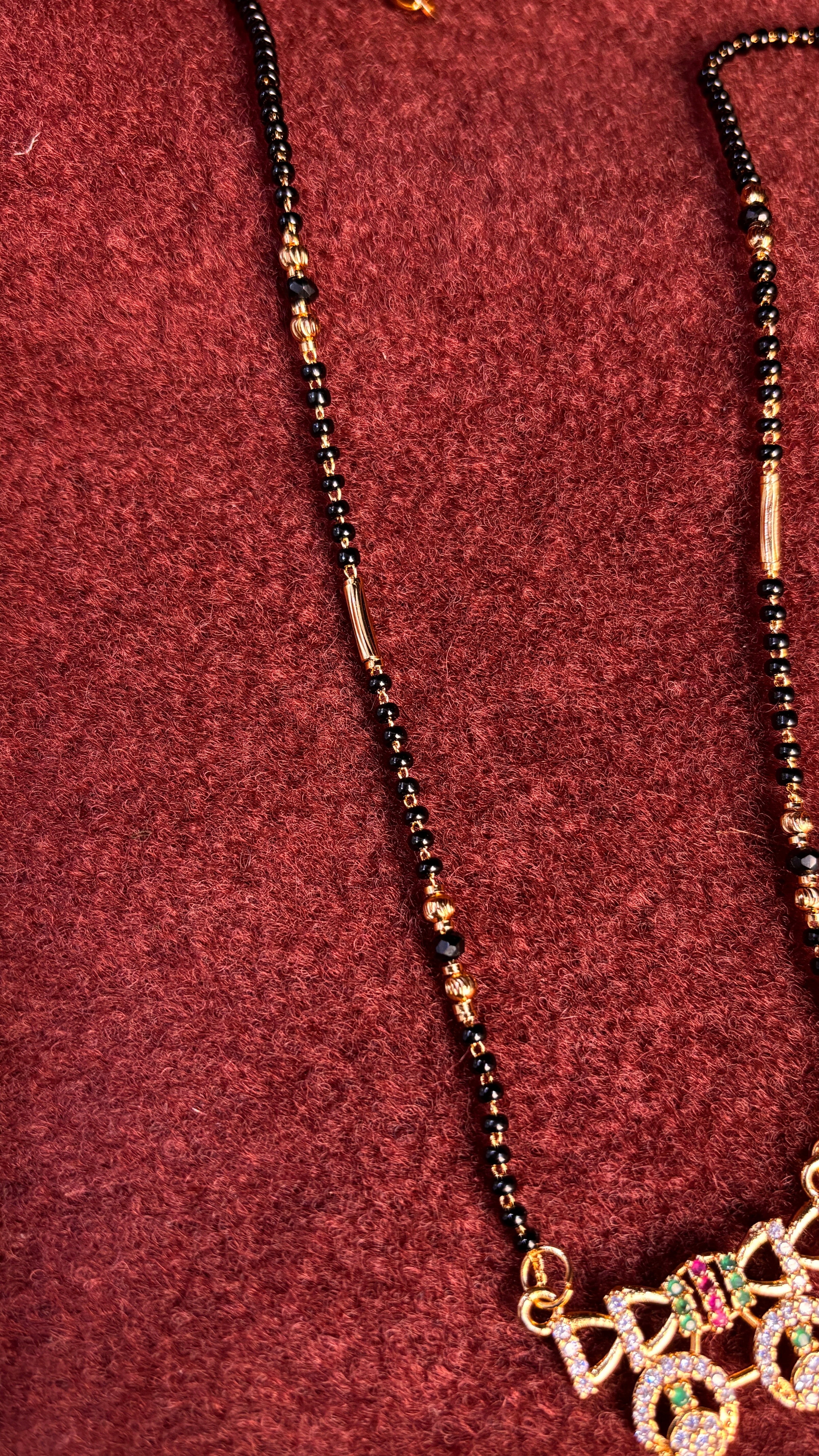 Single Line Black Beads SRJBB08
