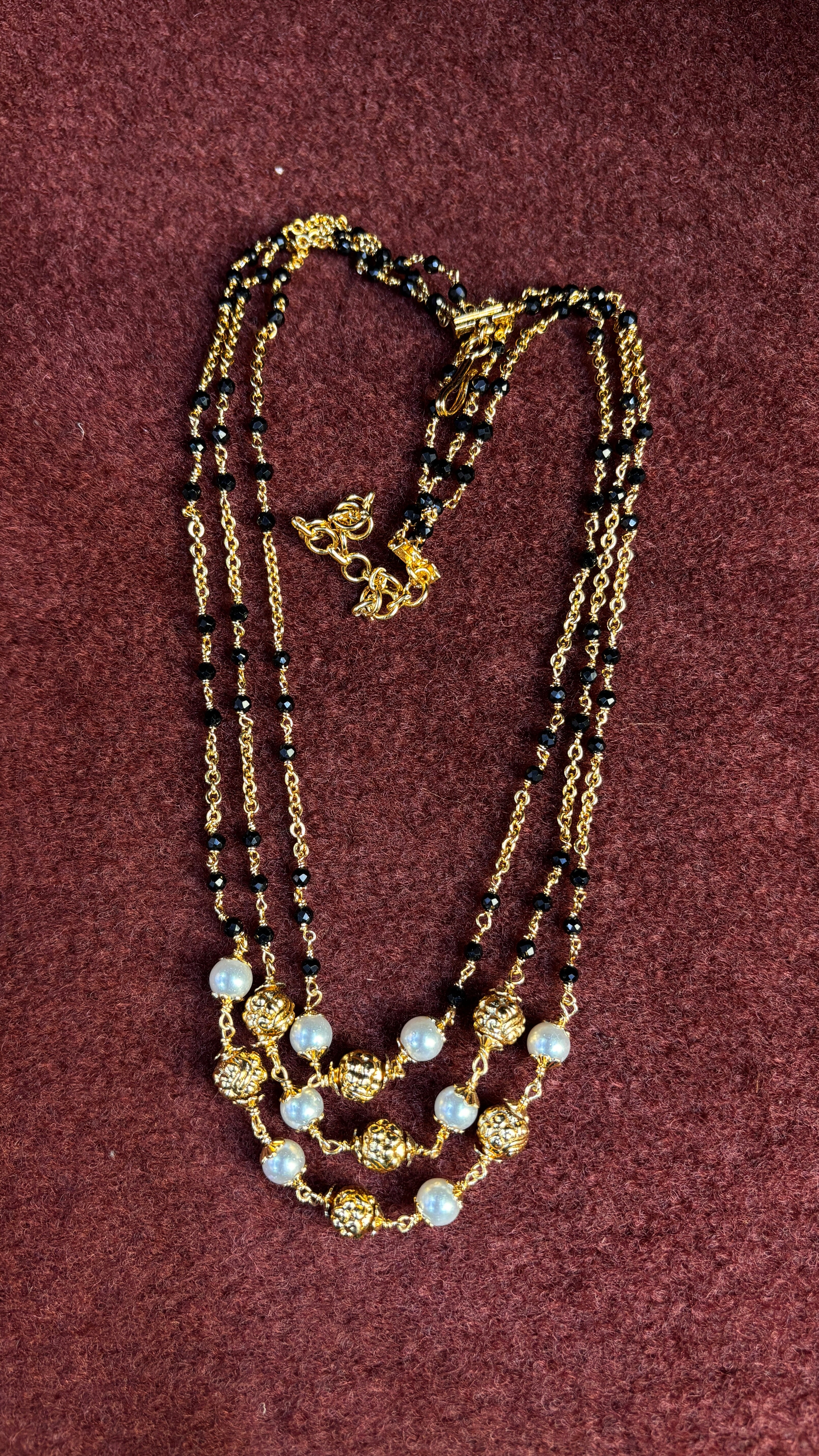 3 Line Pearl Black Beads SRJBB18