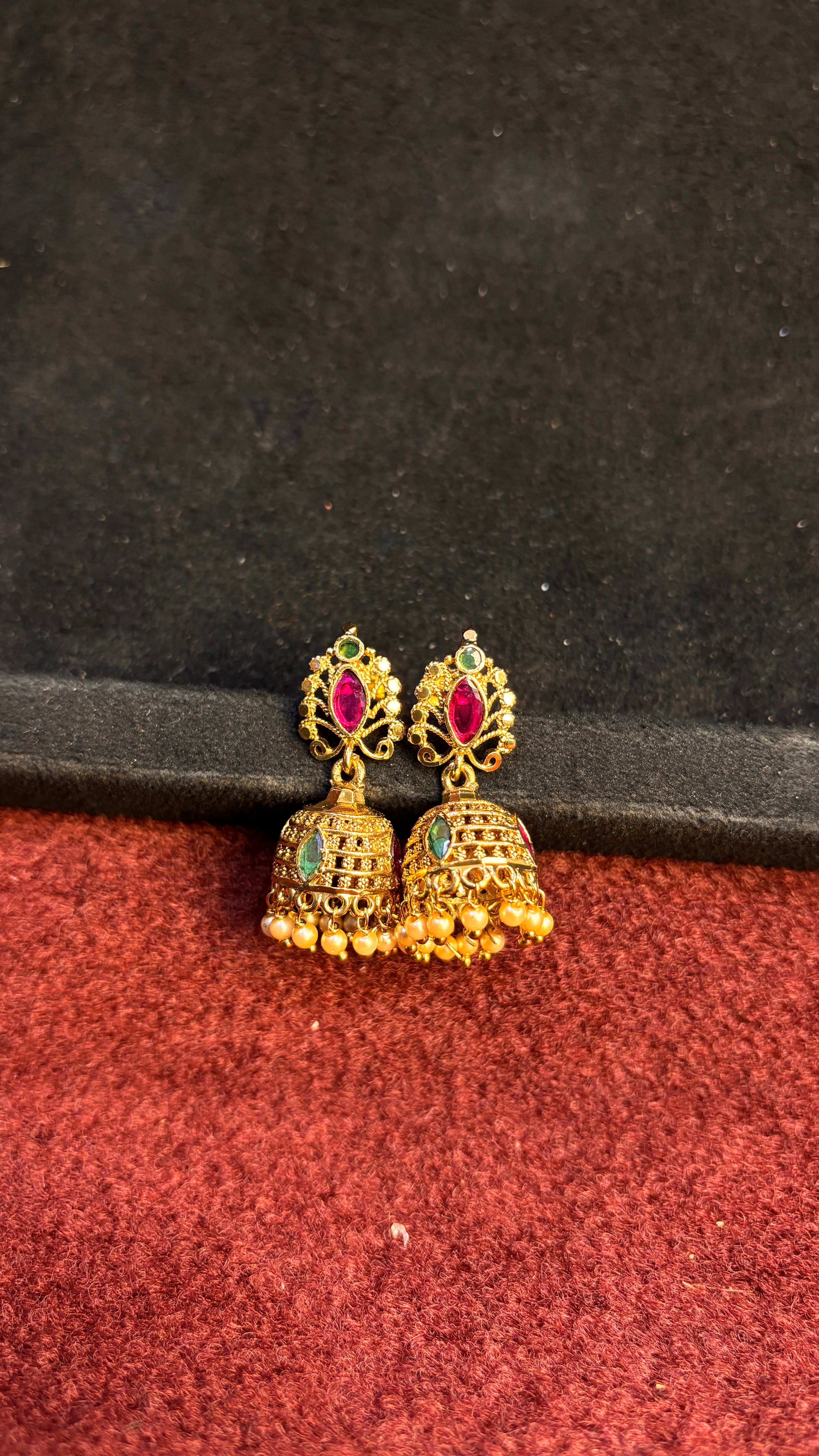 Medium Gold Pearl Jhumka SRJER73
