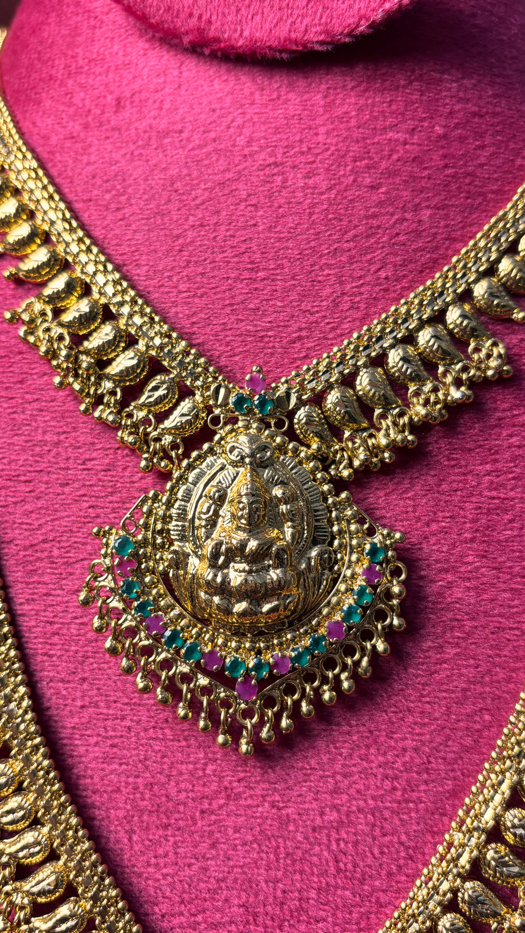 Laxmi Devi Combo Without Earrings SRJ1199