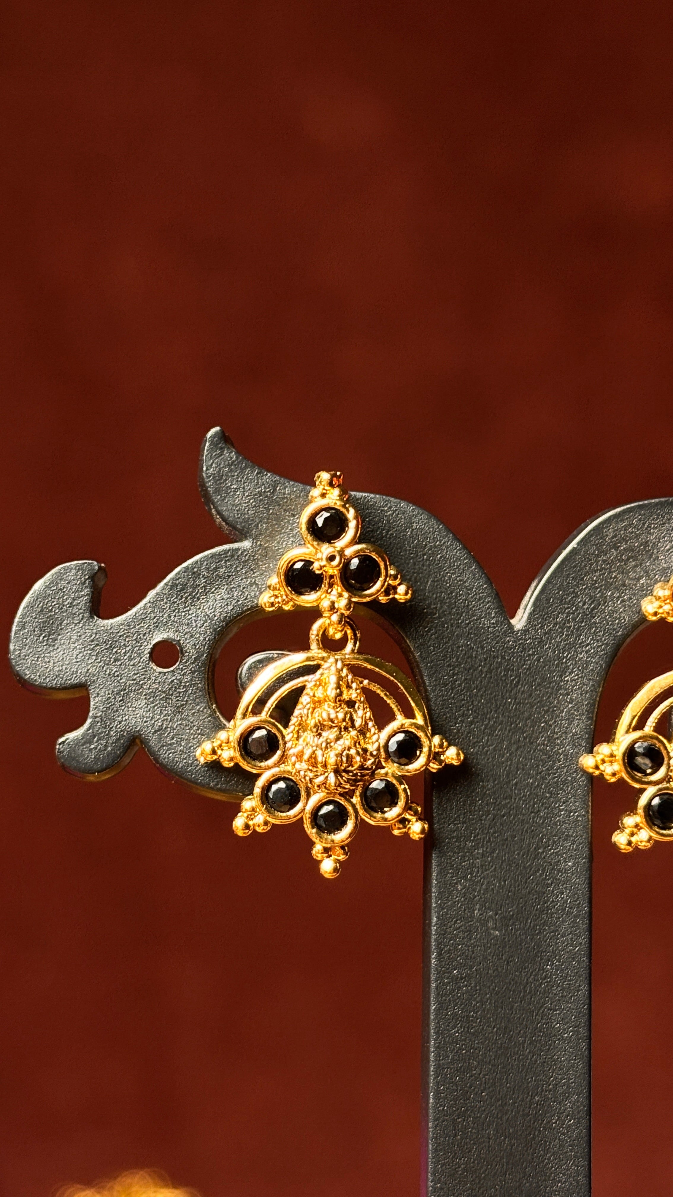Black Earrings SRJER104