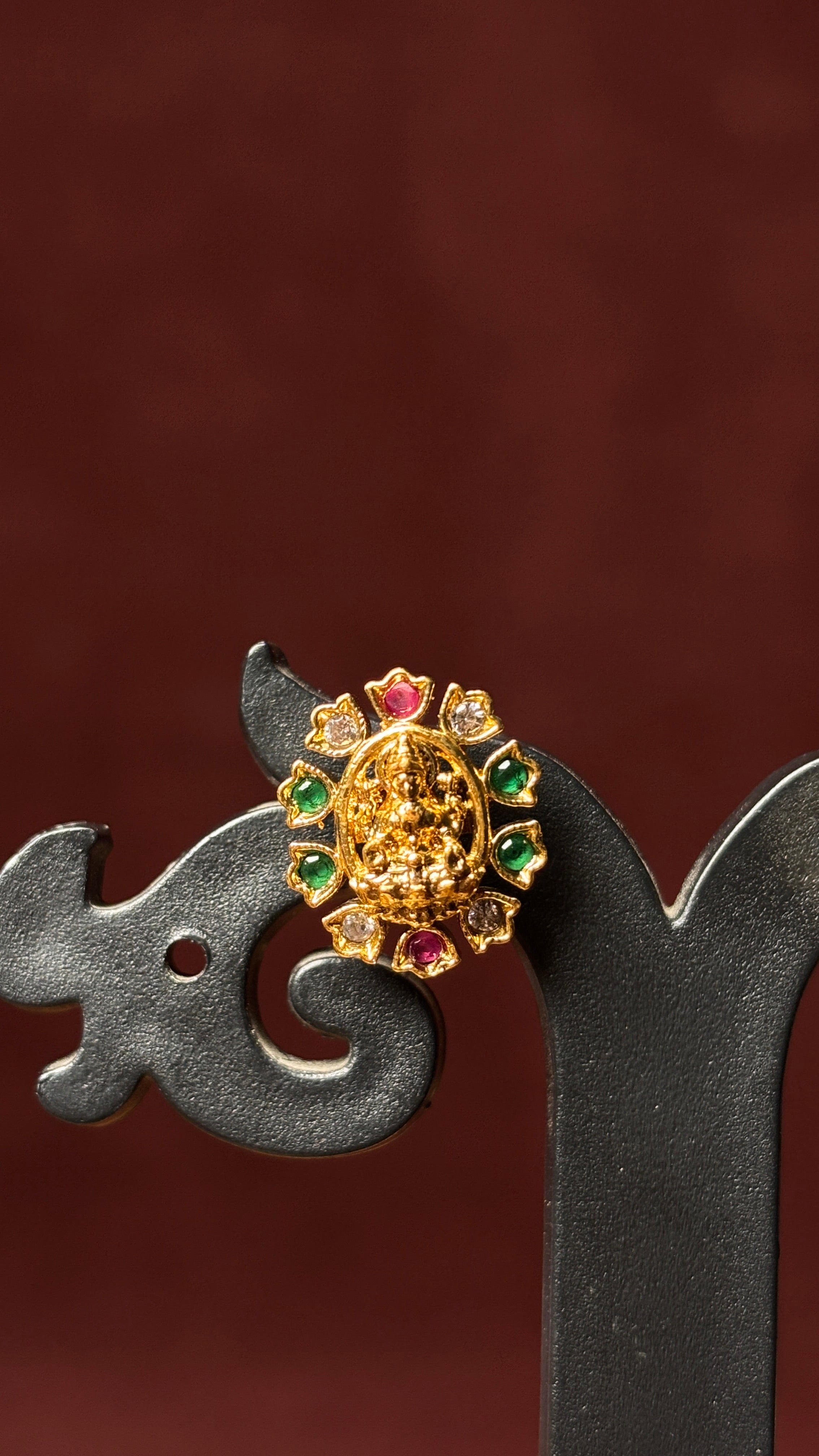 Laxmi Devi Round Studs SRJER136