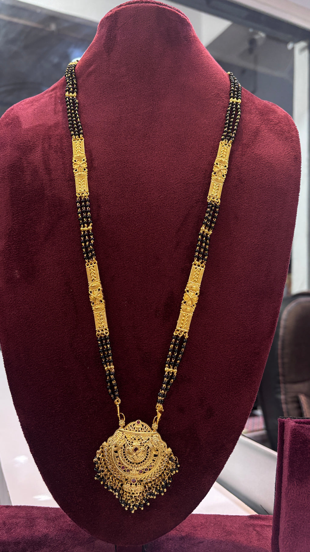 3 Line Patti Black Beads SRJLBB33