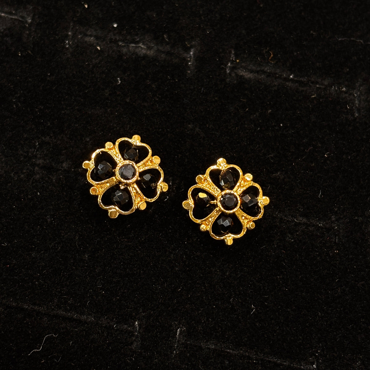 Black Crisrtal Studs SRJER93