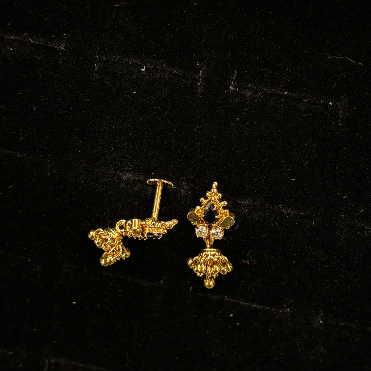 Cute Gold Jhumkas SRJER74