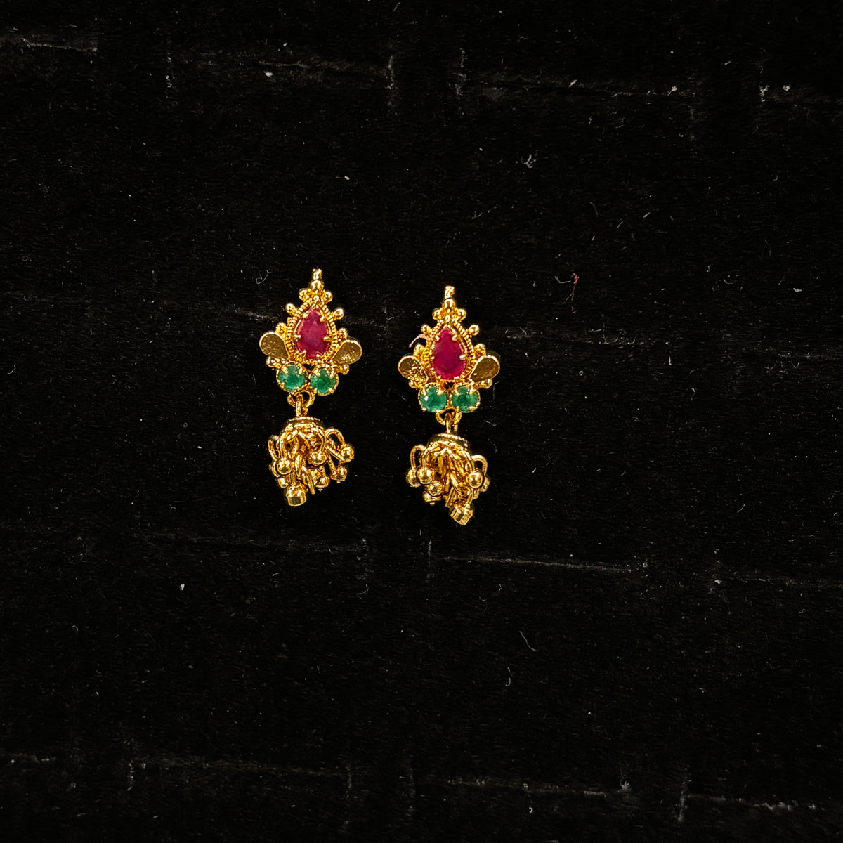 Cute Gold Jhumkas SRJER75