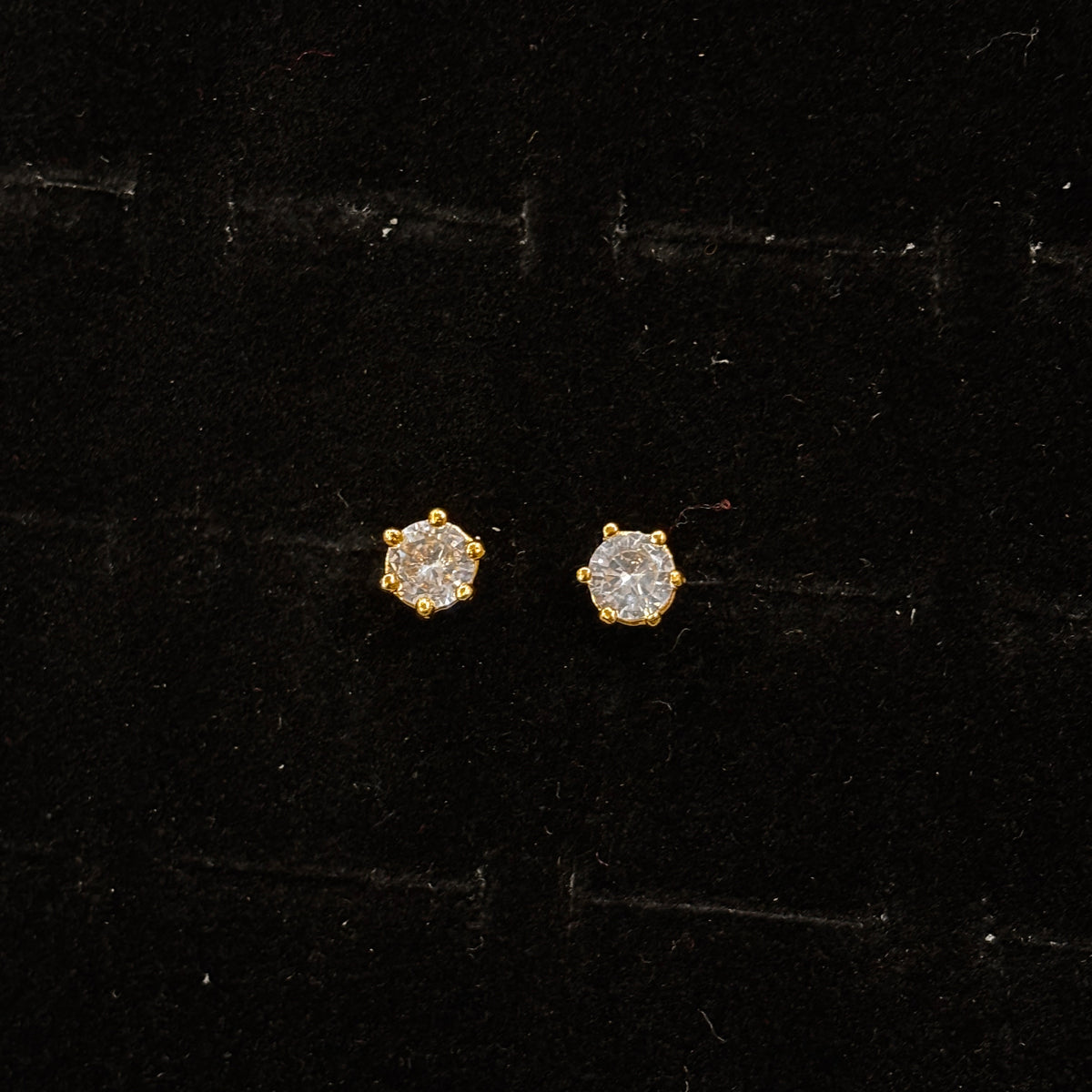 White Studs SRJER78