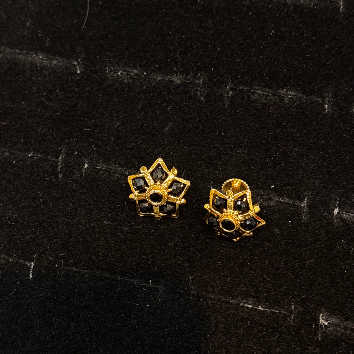 Black Studs SRJER133