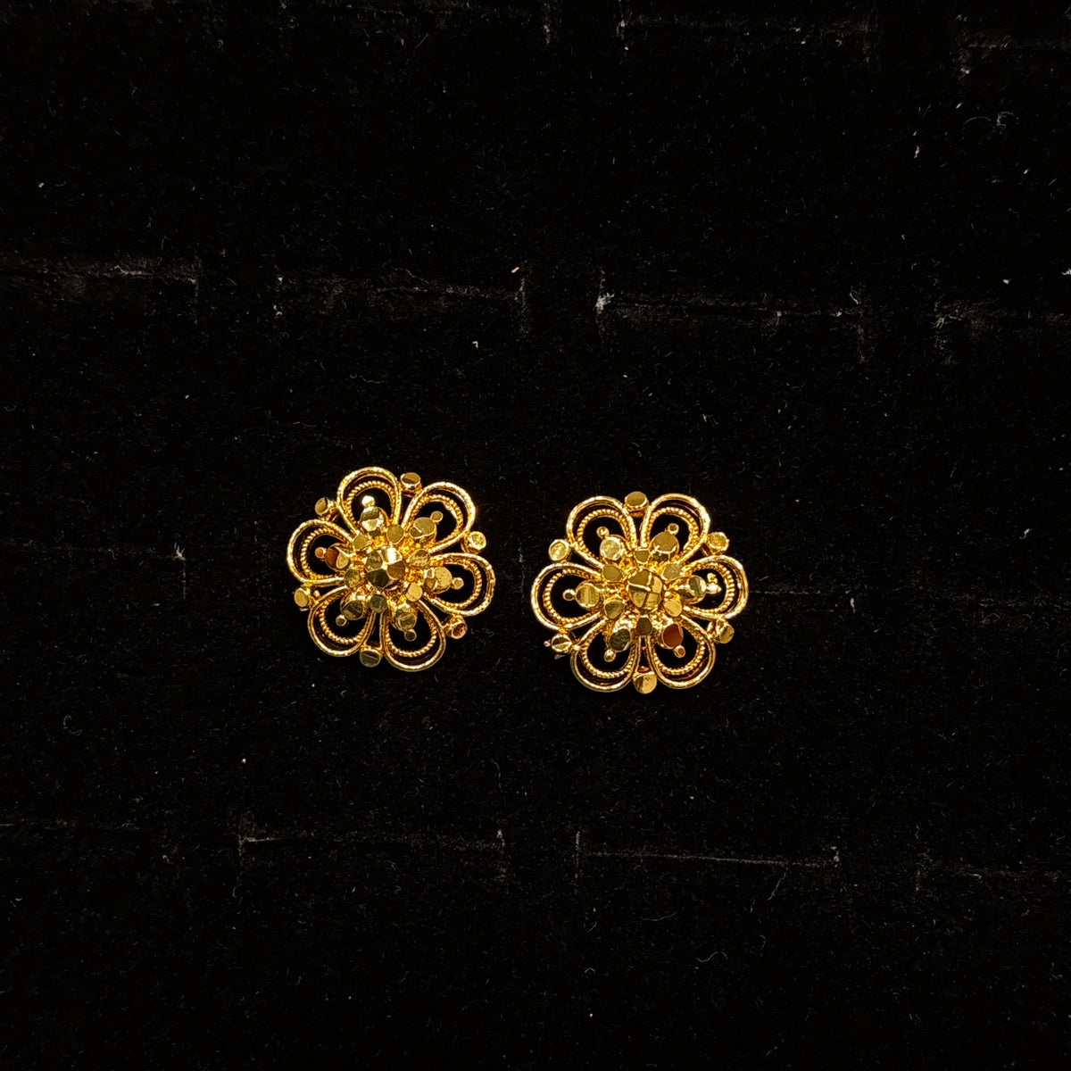 Gold Plane Studs SRJER137